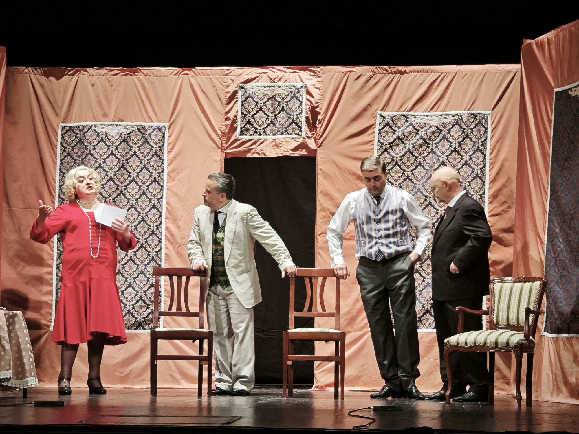 La commedia degli equivoci della Filodrammatica Piorachese conquista il pubblico